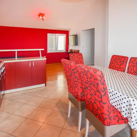 Mihaela Apartamento *