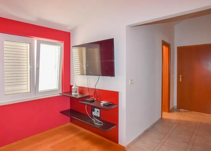 Mihaela Apartment